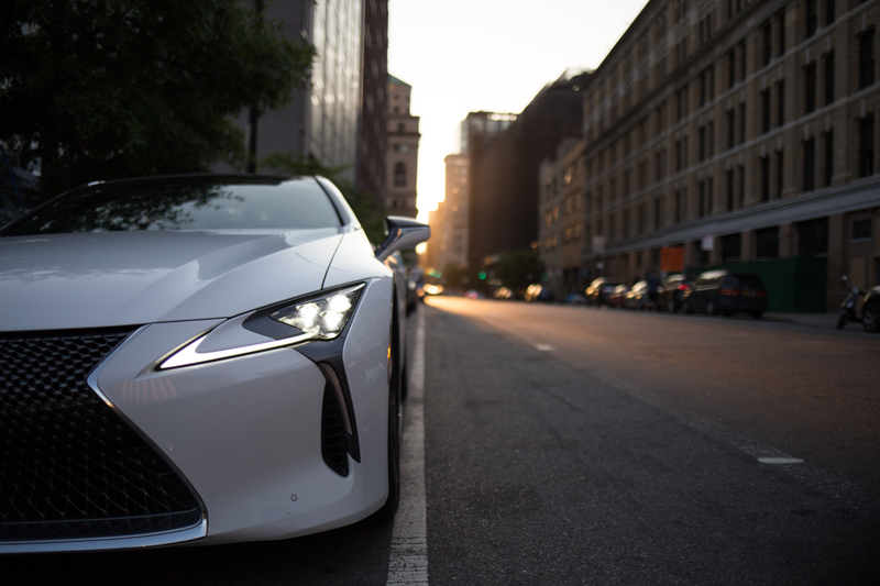 Illustration for article titled The 2018 Lexus LC 500 Is A V8 Spaceship That Doesn't Care About Today's Car Trends
